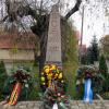 Der vor genau 100 Jahren aufgestellte Obelisk an seinem heutigen Standort in Weisingen. Das Foto ist von 2019. 	