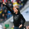 Da geht es lang. Martin Schmidt will am Freitag gegen Eintracht Frankfurt weiter Punkte sammeln. 