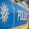 Eine Autofahrerin ist in Friedberg illegal abgebogen und hat ein anderes Auto beschädigt.