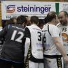 Richtig heiß auf Handball: Andreas Seitz (rechts) und seine Wertinger vor dem Heimsieg gegen den PSV Augsburg. 	 	