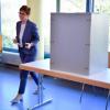 Die saarländische Ministerpräsidentin Annegret Kramp-Karrenbauer (CDU) gibt in Püttlingen ihre Stimme für die Landtagswahl im Saarland ab.