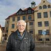 Helmut Daubermann kehrt nach mehr als 80 Jahren an seine alte Löweneck-Schule in Oberhausen zurück.