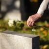 Zum Volkstrauertag werden oftmals Kränze und Blumen zu Ehren der Kriegsopfer niedergelegt.