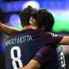 Edinson Cavani jubelt mit Thiago Motta.