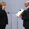 Rückblick: Bundeskanzlerin Angela Merkel legte im Dezember 2013 im Bundestag in Berlin beim Parlamentspräsidenten Norbert Lammert (beide CDU) ihren Amtseid ab.