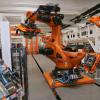 Bei dem Augsburger Roboter- und Anlagenbauer Kuka steht ein Teil der Produktion still.