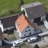 Luftbild des Hauses in Höxter-Bosseborn, in dem mindestens zwei Frauen umgebracht wurden.