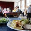 Mittagstische für Senioren finden auch im Landkreis Landsberg immer mehr Anklang.