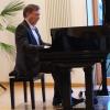 Der Pianist und Komponist Valerij Petasch gibt wieder ein Klavierkonzert im Merchinger Pfarrsaal. 