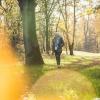 Raus ans Tageslicht, raus in die Natur: Bewegung an der frischen Luft kann Depressionen vorbeugen.