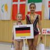 Anastasia Fuchs und Vivienne Wehner (von links) vertraten Deutschland beim Pastorelli-Cup in Nürnberg. 	