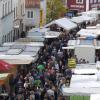 Etliche Besucher strömen Jahr für Jahr am Tag der Deutschen Einheit nach Babenhausen. Dort bieten Händler ihre Waren an, auch örtliche Geschäfte haben geöffnet. 