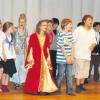 Beim ersten Sommerkonzert des Gymnasiums Diedorf präsentierten die Schüler der drei Klassen ein heiteres und abwechslungsreiches Musikprogramm und zeigten das Musical „Aglaia“. 