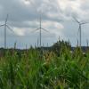 Drei Windräder drehen sich seit 2016 südöstlich von Holzheim – seitdem sind im Landkreis keine weiteren Windprojekte mehr gebaut worden.  