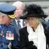 Camilla und Charles in Neuseeland: Schafscherer, Schwimmer und Schirmträger haben den britischen Prinzen Charles am Montag in Neuseeland begeistert empfangen.