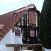 Der Schaden an der Doppelhaushälfte in Gabelbach, in der am Freitagnachmittag im Dachgeschoss ein Feuer ausgebrochen war, ist erheblich höher, als zunächst vermutet. 