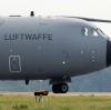Ein Airbus A400M der Luftwaffe der Bundeswehr macht Probleme. Bei der Maschine soll der Lack abgeplatzt sein.