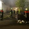 Eine Gartenlaube brannte nieder, Flammen griffen auf das Dach des Wohnhauses in Dornstadt über. 