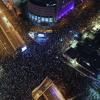 Über hunderttausend Menschen sind in Tel Aviv auf die Straßen gegangen. Auch in anderen Städten wurde demonstriert.