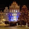 Das Landsberger Rathaus war am Donnerstagabend in Israels Nationalfarben angeleuchtet.