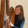 Maria Stange spielte in Reimlingen die Harfe.