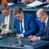 Die starken Männer der Ampelkoalition kommunizieren nicht mehr gut miteinander: Finanzminister Christian Lindner, Wirtschaftsminister Robert Habeck  und Kanzler Olaf Scholz. 