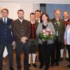 Auf dem Foto: (von links) Thomas Jäger, Herbert Rieß, Florian Fetschele, Thomas Fetschele, Manfred Fetschele, die Jubilarin Hildegard Schütz, Werner Deuring, Alexander Graile, Marianne Egger und Reinhard Fetschele. 	