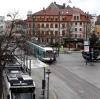 Auf dem Helmut-Haller-Platz am Oberhauser Bahnhof kommen seit vielen Jahren Vertreter der Drogen- und Alkoholikerszene zusammen. Der künftige Treff soll die Situation entspannt. 