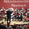 Das Akkordeonorchester Biberbach präsentierte sich beim Konzert in der Schulaula vielseitig. 	