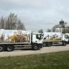 Mit Motiven aus dem Wittelsbacher Land präsentieren sich drei Sammelfahrzeuge der Firma Kühl, die im Landkreis die Gelbe Tonnen leeren. 