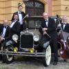 „Swingin’ Serenade“: Am 13. Juli tritt das Salon- und Jazzorchester Cassablanka für die Kartei der Not im Neuburger Stadtmuseum auf.  	