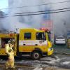 Einsatzkräfte löschen den Brand in einem Krankenhaus der Stadt Miryang. 