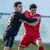 Mit Emre Kurt (links gegen Kotterns Matthias Jocham) fällt künftig ein Leistungsträger bei Türkspor Augsburg aus. Nur eines von vielen Problemen, die der Fußball-Bayernligist derzeit hat. 