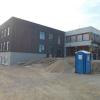Der Anbau an der Mittelschule in Aindling (das Archivbild zeigt die Schule im Sommer 2021) ist bereits bezogen. In der Sitzung des Schulverbands Aindling ging es nun um die Sanierung des Bestandgebäudes.