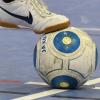 Zu den Futsal-Eigentümlichkeiten zählt der vergleichsweise kleine Ball. Feine Füße und solide Technik sind nötig, um das Spielgerät zu beherrschen.  	
