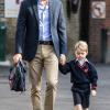 Prinz William begleitet seinen vierjährigen Sohn, Prinz George, an seinem ersten Schultag. 
