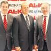 Mit der Übernahme des Wettbewerbers Axis Products Inc. unterstreicht AL-KO seine starke Marktpräsenz in Nordamerika. Unser Foto zeigt (von links): Vorstandssprecher Roland Kober, Geschäftsführer in den USA, Eric Overbey und Vorstand Harald Kober. 