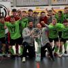 Stätzlings B.-Junioren sind süddeutscher Futsal-Meister. Unser Bild zeigt vorne von links: Danilo Skaljac, Niklas Grüner, Dejan Durasinovic, Trainer Emanuel Baum, Co-Trainer Stefan Higl, Max Pletschacher, John Aßbeck. Hinten von links: Fabian Rosner, Paul Iffarth, Tobias Ullmann, Samuel Higl, Denny Gastl, Hugo Königshausen, Sebastian Lindermeir, Luca Lenz, Lukas Wagner und Elias Giordanelli.  	 	