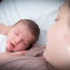 Nur eines von fast 3000 Babys: Im Klinikum Ingolstadt gab es im vergangenen Jahr 2021 einen neuen Rekord bei den Geburten. 	