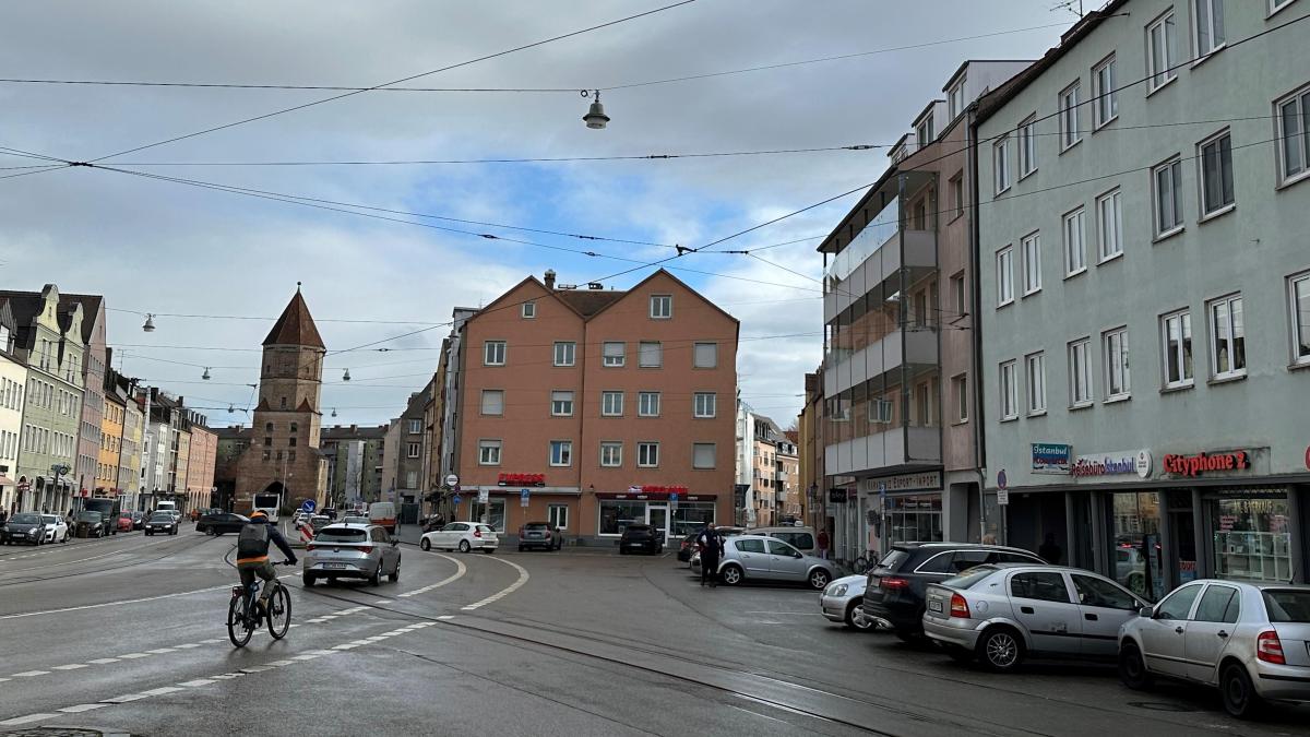 Versuchter Mord In Jakoberstraße: Frau Sticht Mit Messer Auf Mann Ein