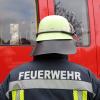 Ein kompletter Löschzug der Feuerwehr ist am Montagmorgen in der Memminger Straße in Vöhringen im Einsatz gewesen.  