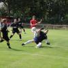 Vergeblich warfen sich Keeper Johannes Gump und Marcel Boguth (von rechts) vom TSV Herbertshofen den Gablingen Angreifern Moritz Schilling, Stefan Schnurrer und Maximilian Krainik (von links) entgegen. Foto: Karin Tautz