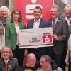 28900 Euro aus der Sparkassen-Stiftung erhielten Vereine und Einrichtungen aus der Stadt Landsberg im Jahr 2018. Im Historischen Rathaus fand die symbolische Scheckübergabe statt.  	