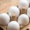 Zwei Diebe haben in Au Eier im Wert von 28 Euro gestohlen.