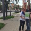 Hannelore Köppl, Thomas Kalchschmid und Gertraud Baumann (von links) werben für den Marktsonntag in der Ulmer Straße.