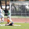 TSV-Keeper Markus Obermayer (links Alexander Buschel) war machtlos: Dass die Landsberger gegen Pipinsried mit 0:2 verloren, hatte ganz andere Ursachen. 