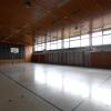 Die Turnhalle an der Eberlin-Mittelschule in Jettingen wurde 1965 gebaut. In den Augen von Bürgermeister Hans Reichhart erfüllt sie längst nicht mehr die heutigen Anforderungen. 