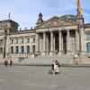 Wo ist das Volk? Gähnende Leere vor dem Reichstag. 