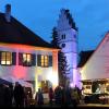 In romantisches Licht getaucht war das historische Ensemble an der Unterelchinger Pfarrkirche St. Michael beim Stadelzauber. 	