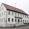 Der ehemalige Gasthof Adler in Unterelchingen steht leer. Das historische Gebäude bietet derzeit einen trostlosen Anblick.  	